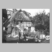 062-0009 Das Wohnhaus des Bauern Heinrich bzw. Kurt Marquardt im Sommer 1935 vom Hof aus gesehen. Rechts der Obstgarten..jpg